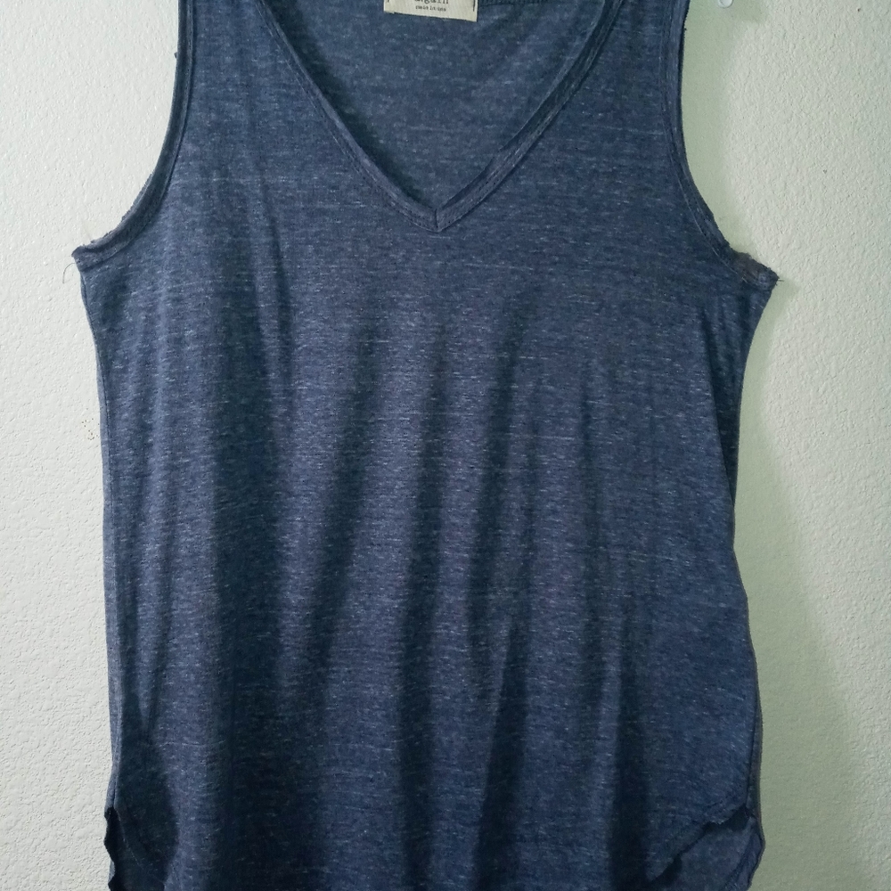 Top - Picture 3 of 4